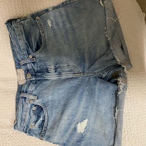 Everlane Denim Short. Lightly worn. Perfect for summer. Size 27.